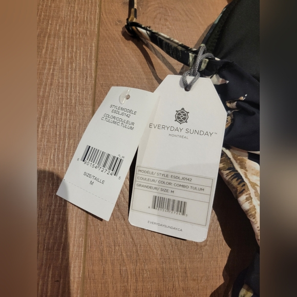 Everyday Sunday one piece - Picture 3 of 7